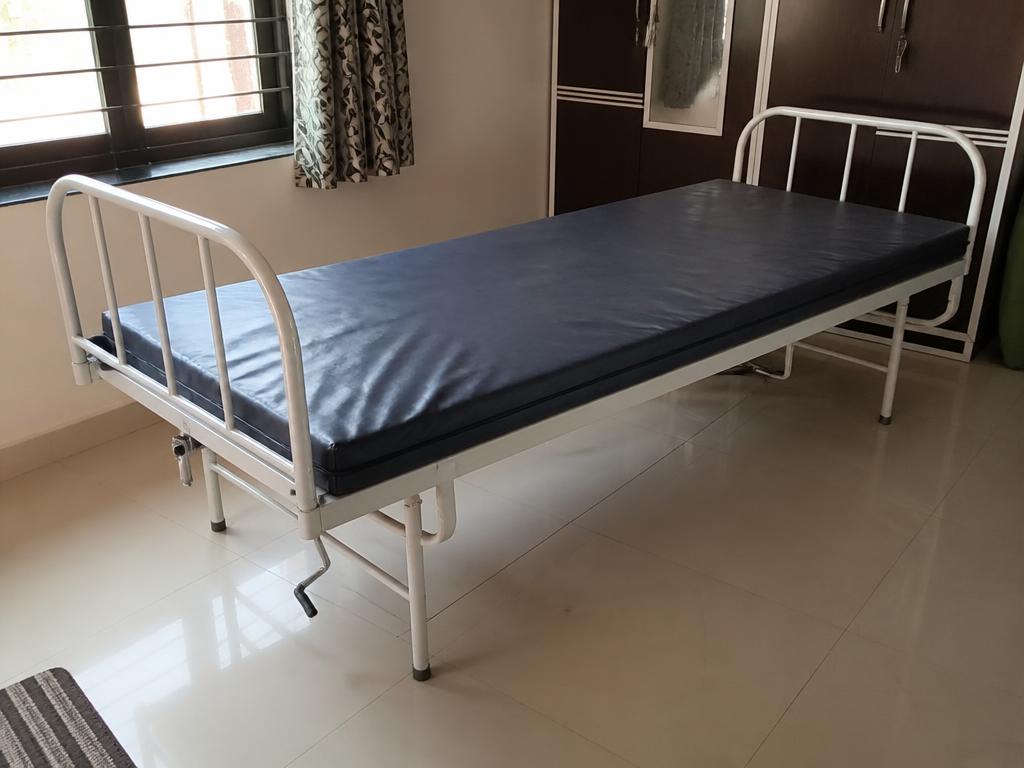Manual Plain Bed – Hospital Beds available at Khattri Surgicals, Kanpur