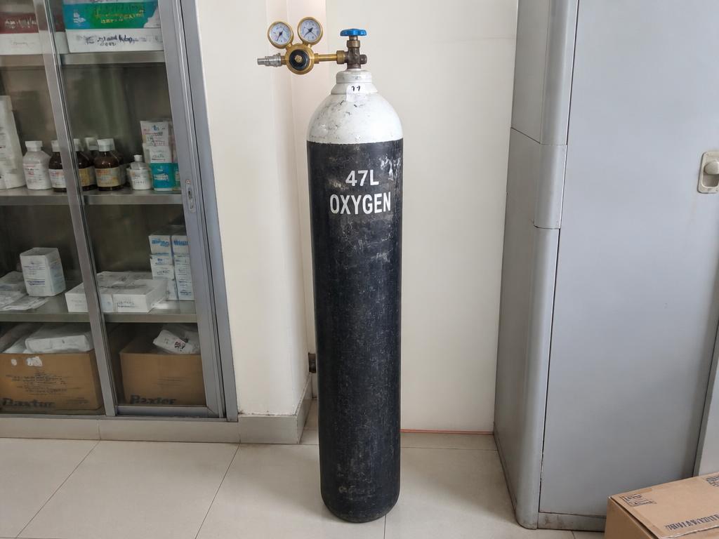 Type D – Jumbo 47L Cylinder – Oxygen Cylinders & Cans available at Khattri Surgicals, Kanpur