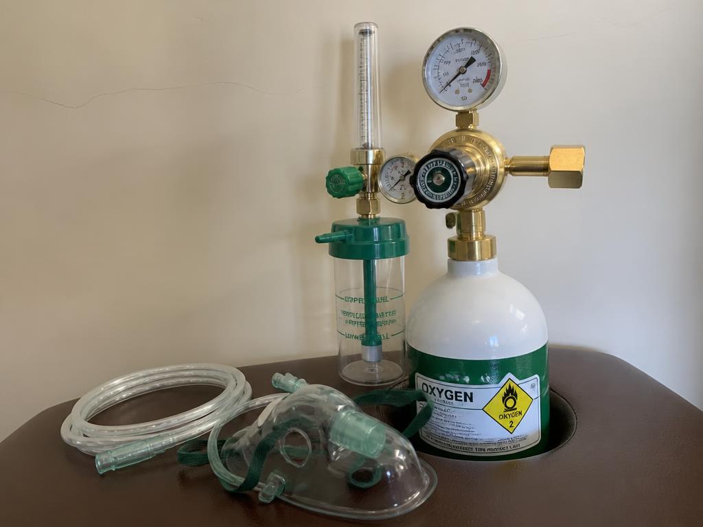 Cylinder Accessories – Oxygen Cylinders & Cans available at Khattri Surgicals, Kanpur
